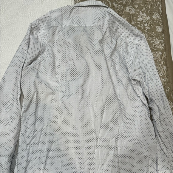 Hugo Boss dress shirt, sharp fit, long sleeve, size 16 (32-33) - Picture 3 of 4